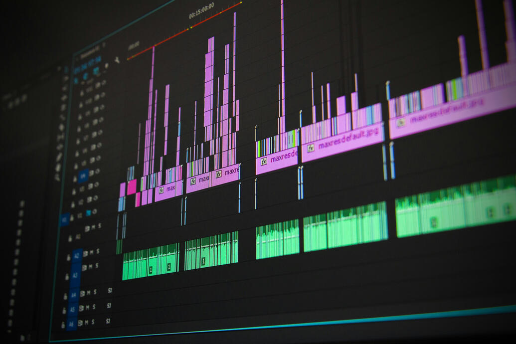 Hey everyone! Want to make your brand stand out with awesome videos and catchy words? We've got you covered! our team knows how to make videos pop and write words that make people go "Wow!". Whether you need a fun video, catchy ads, or cool website words,